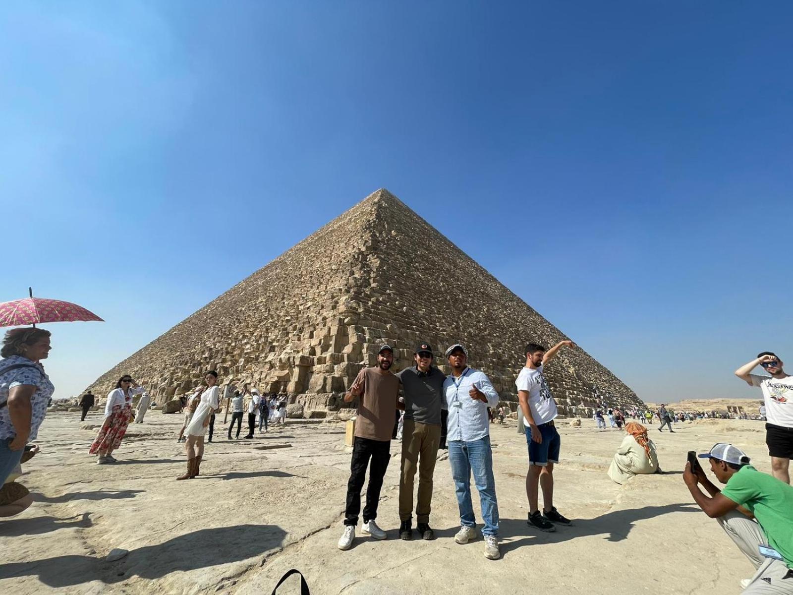 Momen Pyramids Inn Kafrat al Jabal Luaran gambar